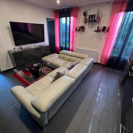 Zekri Apartment Livry Gargan Bagian luar foto