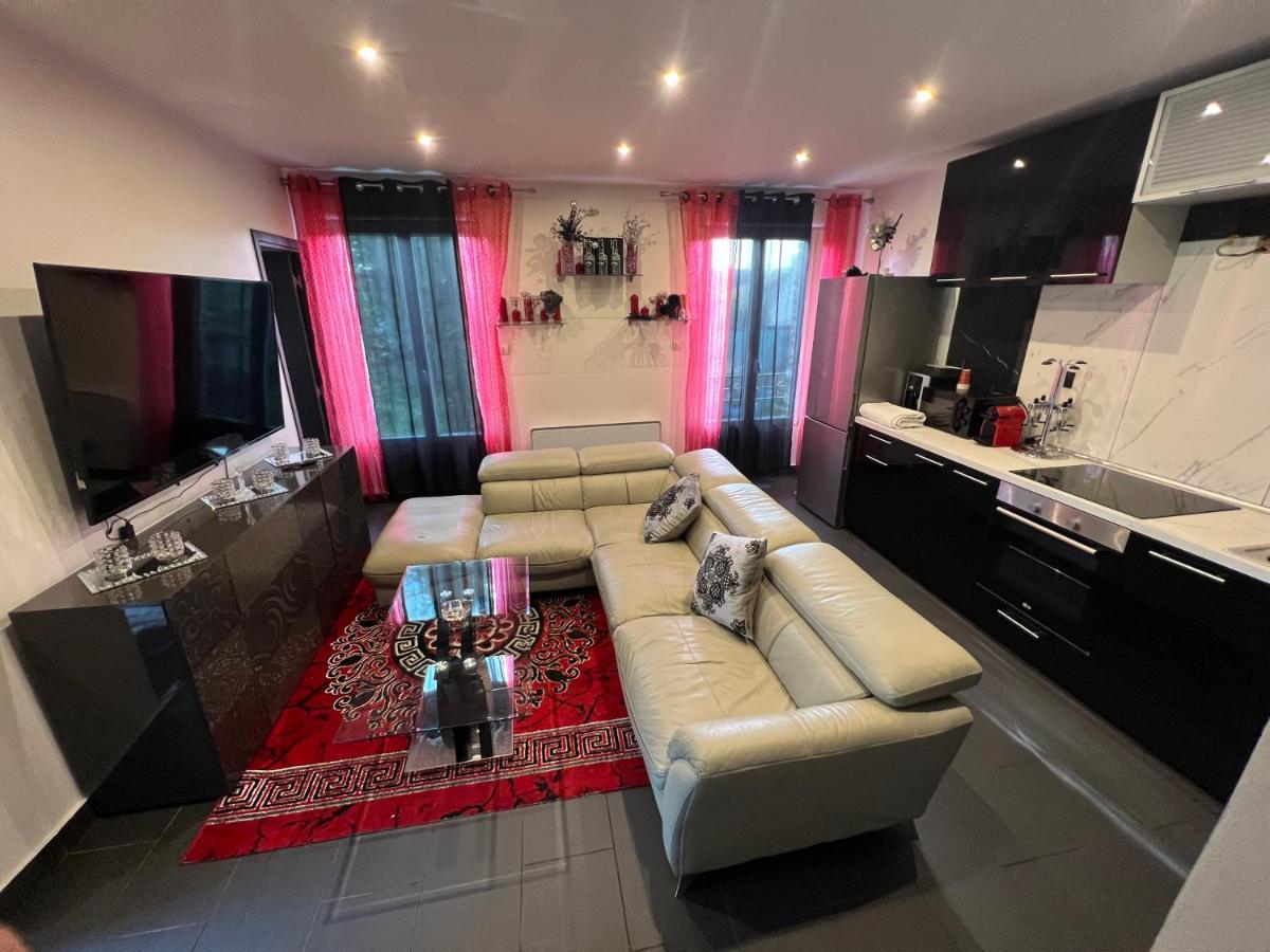 Zekri Apartment Livry Gargan Bagian luar foto