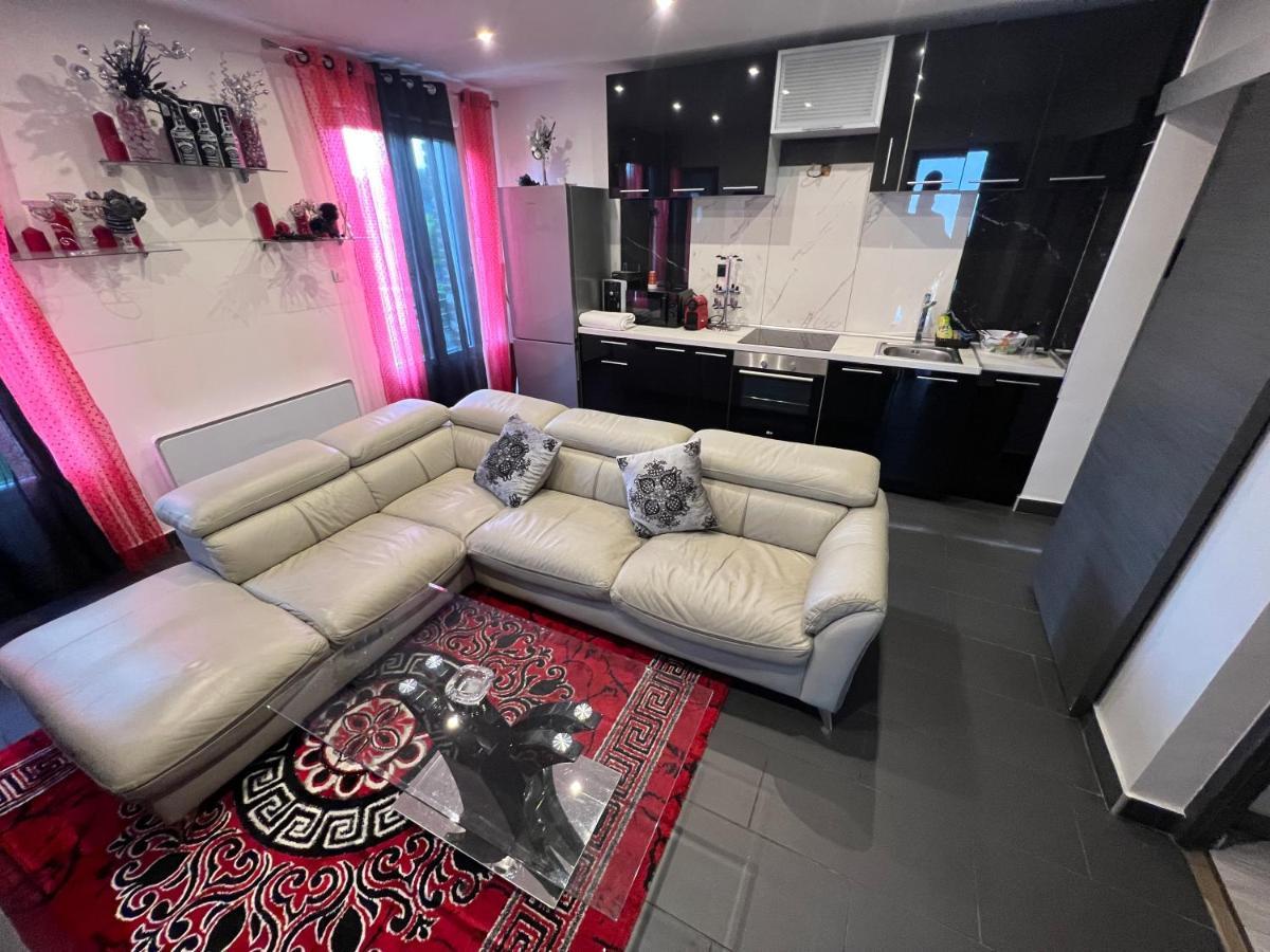 Zekri Apartment Livry Gargan Bagian luar foto
