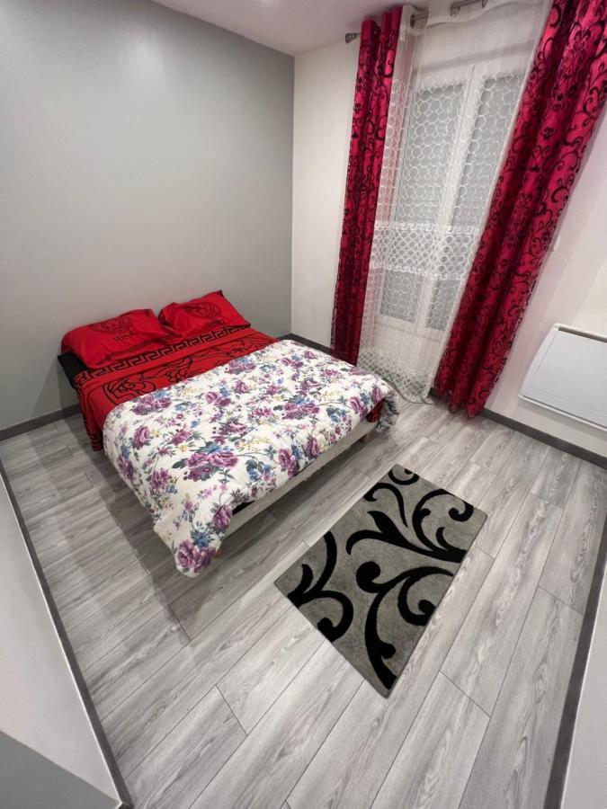 Zekri Apartment Livry Gargan Bagian luar foto