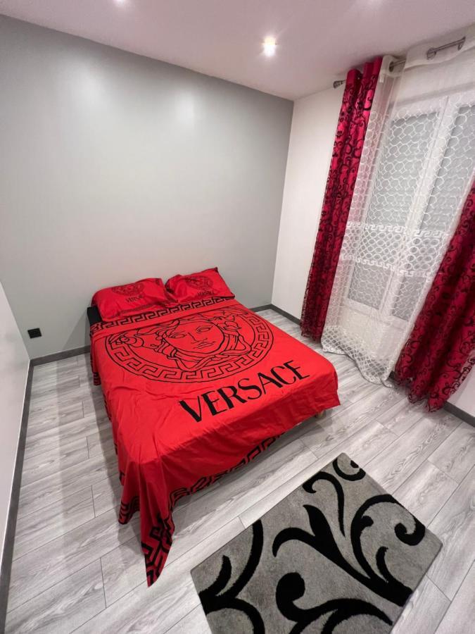 Zekri Apartment Livry Gargan Bagian luar foto