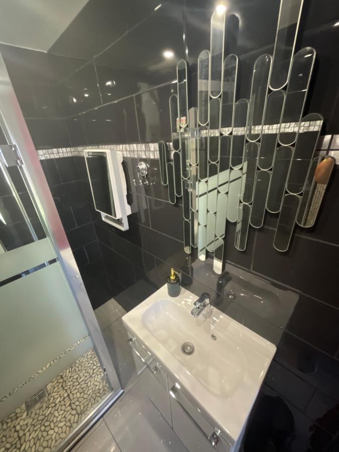 Zekri Apartment Livry Gargan Bagian luar foto